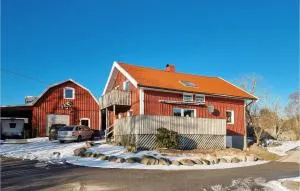 3 Bedroom Stunning Home In Kållekärr - Gläshed