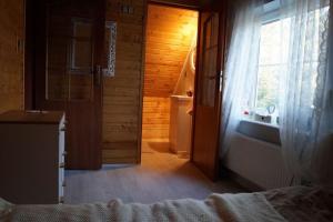 Uroczy Dom Lerniskowy W Bogaczewie Nad J. Narie