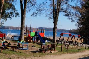 Uroczy Dom Lerniskowy W Bogaczewie Nad J. Narie