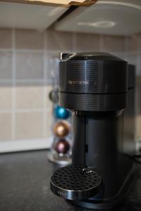 4 bedroom home with Garden, Game room, Parking- Esho Stays