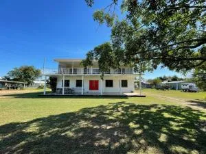 The Lucinda White House - Palm Creek