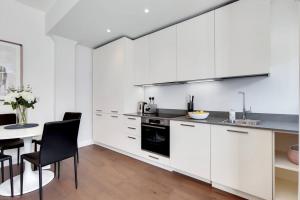 DG1 - Family-Friendly 2-Bed with Garden in Acton - by Short Stories London