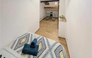 Appartements Stunning apartment in Saint-tienne with WiFi and 2 Bedrooms : photos des chambres