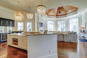 Vacation Home 2 Kings 7 Queens 2 Sleeper Sofas Bikes & Beach Gear Included