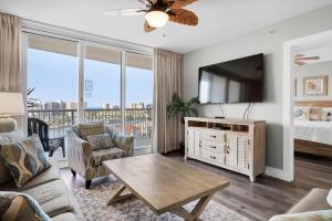 Pelican Beach Terrace 805