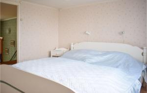 Stunning Home In Rörvik With Kitchen