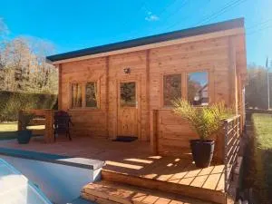 Chalet 2 personnes avec jacuzzi et piscine saisonnière partagée - 拉莎贝尔