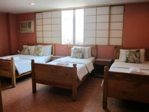 Nichols Airport Hotel