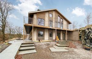 Cozy Home In Vallda With Kitchen