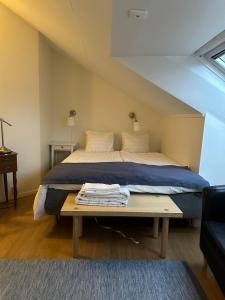 Small Double Room with Shared Bathroom room in Trollhättans Bed and Breakfast