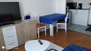 Appartements APPARTEMENT T2 meuble confort, Parking, pres PARC DES EXPOSITIONS, STADES : photos des chambres