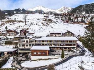 The Eiger Express Apartment - GRINDELHOMES