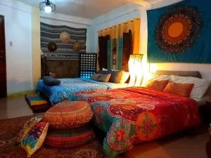 PROMO: Shabby Chic Countryhome with Huge Garden, Jacuzzi Pool, Mini Billiards, Video Karaoke - Kaybagal