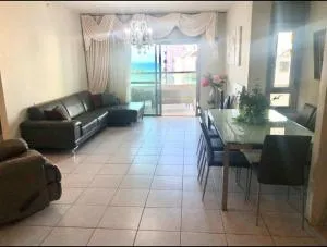 proche kikar , piscine, spacieux et agréable - Netanya