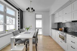 Glamour przestronny apartament obok Monte Cassino by Grand Apartments