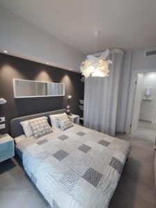 ApartRiva in historical center near Lake