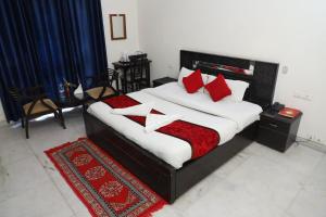 Hotel Ashray Noida
