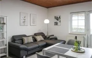 Amazing Apartment In Otterndorf - Cadenberge