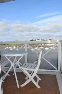 Côte et Vie - appartement et garage - 圣吉尔-克鲁瓦德维