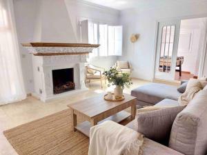 Caleta Beach House Villa Beatriz Sinese Design