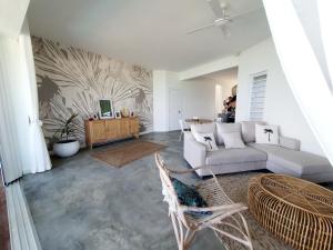 Luxury beachfront villa with private pool - Jollys Rock