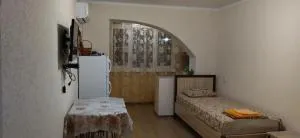 жилье в центре Нового Афона - Nizhneye Armyanskoye Ushchelʼye