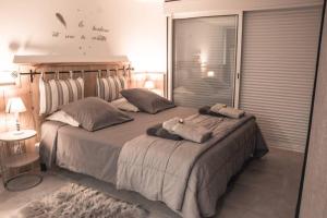 Appartements Gite Cocooning avec balneo et piscine privatives : photos des chambres