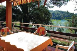 Nora, a big terrace by the sea