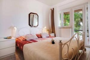 Nora, a big terrace by the sea