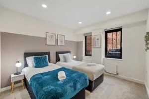 Spacious Contractor Family Central 2 bed Apartment in Bedford with Parking Gym Cinema Room - Cardington