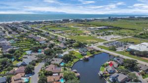 Madeline Lake Oasis Home in Galveston On the Water!