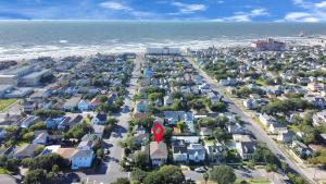 Newly Renovated Historical Galveston Home - 8 min walk to beach!