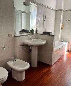 Casa Gelsomino -Casa with garden, near the Lake