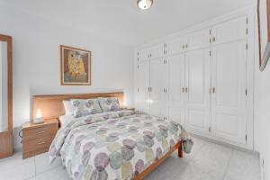 100m to a beach Spacious apartm