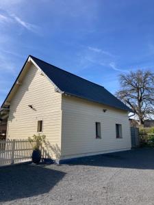 Maisons de vacances Au petit port Gite le voilier 2 chambres avec jacuzzi privatif et gite le drakkar normand 3 chambres sans jacuzzi : photos des chambres