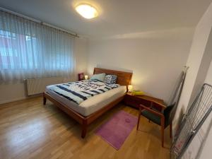 Large 75m2 Modern Flat 2 Bedrooms + Living Room with Balcony and Free Parking