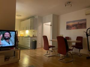 Large 75m2 Modern Flat 2 Bedrooms + Living Room with Balcony and Free Parking