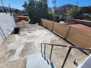 Large and comfy apartment, near DT and Principal Beach!