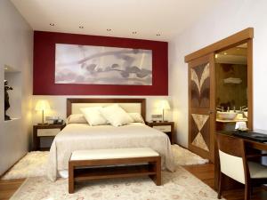Suite room in Mirador de Dalt Vila-Relais & Chateaux