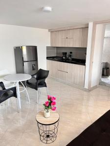 ARRIENDO APARTAMENTO CENTRAL POR DÍAS PITALITO