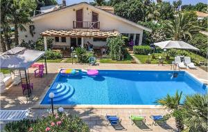 Nice Apartment In Kaukana With Kitchen