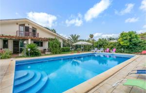 Nice Apartment In Kaukana With Kitchen