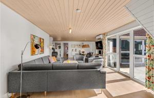 Lovely Home In Fanø With Kitchen