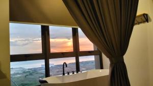 NEW Stylish Seaview Bali Residences studio near Jonker 4 pax