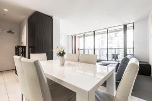 ◈Melbourne CBD 2Br 2Bth Apt Indoor Pool & balcony◈