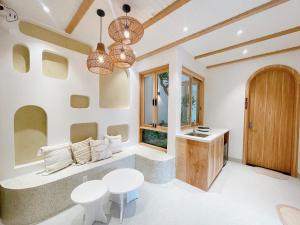 Baphu Beachwalk Apartment - 5 min walk to My Khe beach