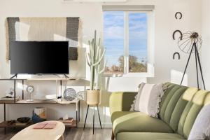 Mojave Ranch - Hot Tub, Fire Pit, Dark Skies and Desert Views! home