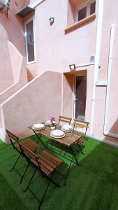 Appartements Sainte Baume - Patio - Linge de qualite - Fibre - Confort - Coeur de Ville : photos des chambres