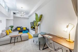 Urban style 3-bedroom apartment