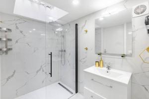 Urban style 3-bedroom apartment